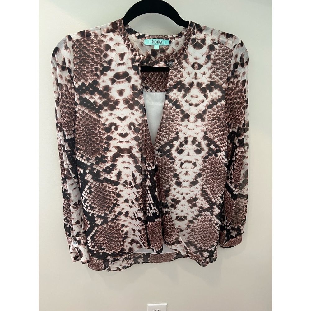 NWOT Karlie Snake Print Key Hole Wrap Blouse